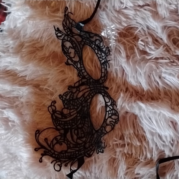 NWT.  Black lace eye mask, black silk ribbon choker and lace fingerless gloves. - Picture 2 of 8